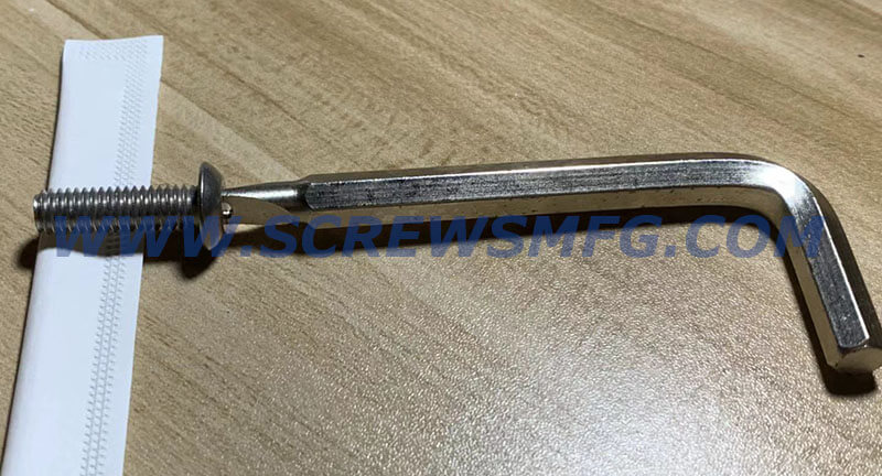 The wrench of pig nose screw 